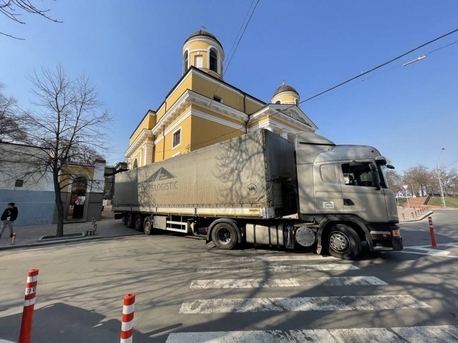 Tegljač Hrvatskog Caritasa stigao u Ukrajinu s više od 20 t. nužne humanitarne pomoći